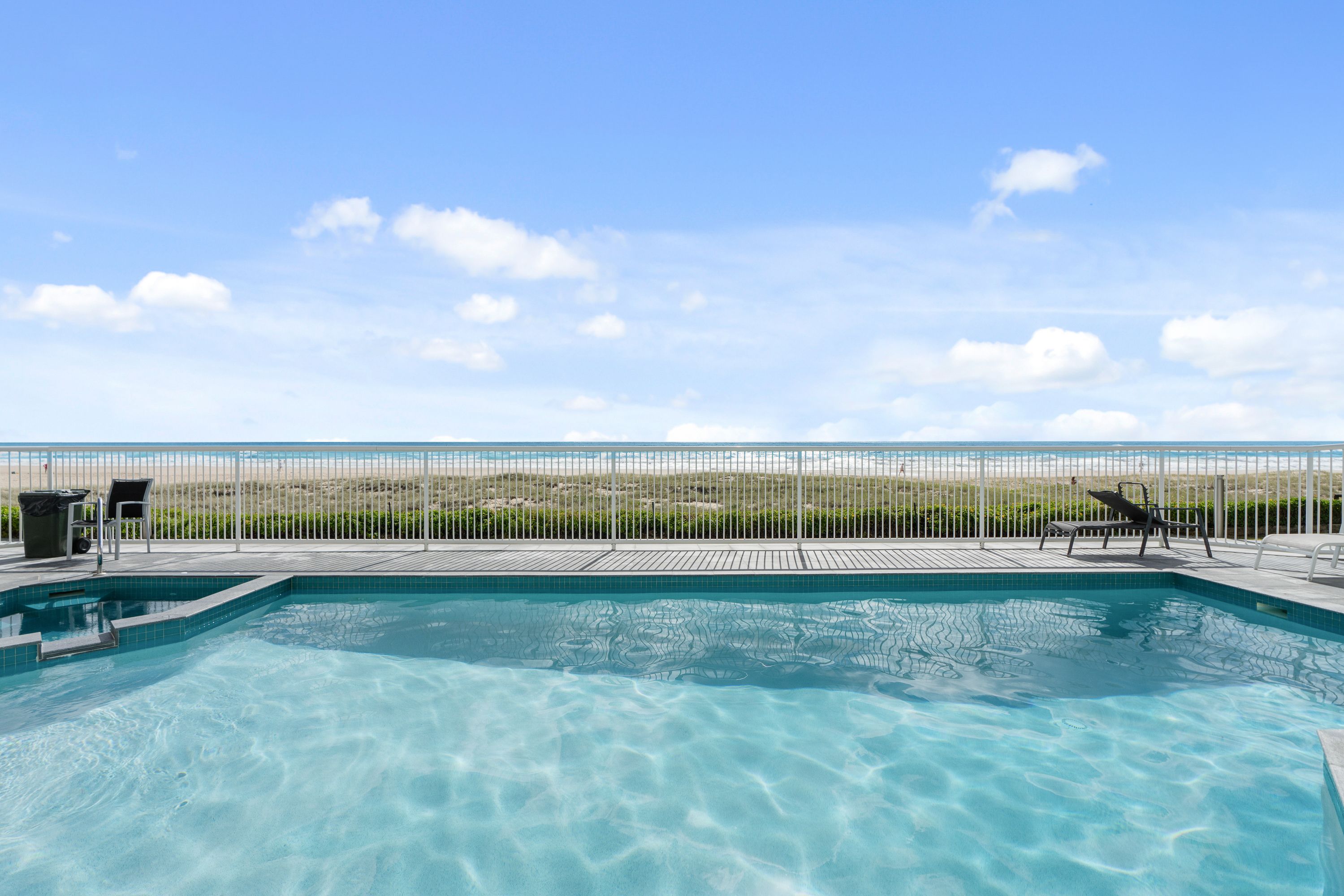 Surfers Horizons Oceanfront Pool